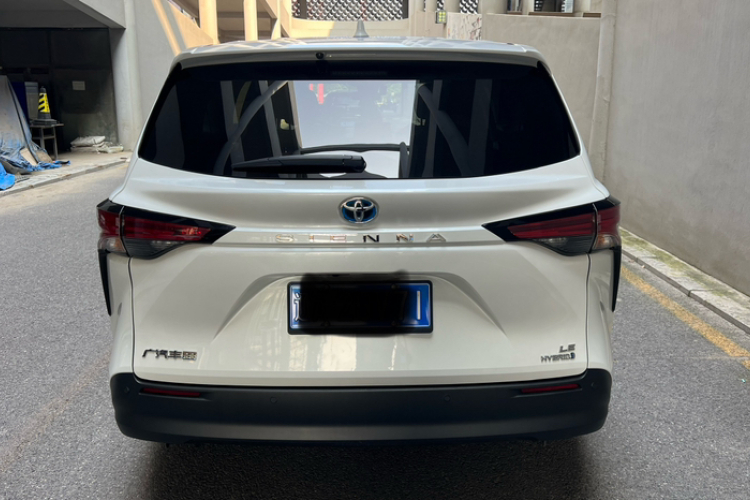 2023 Toyota Sienna - Main View