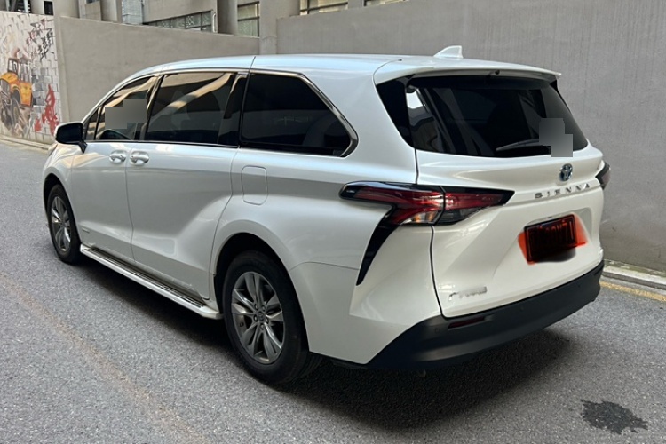2023 Toyota Sienna - Main View