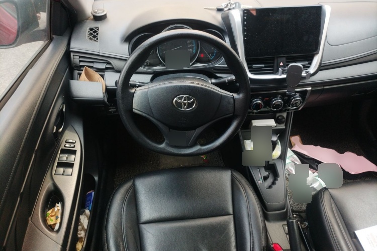2016 Toyota YARiS L - Main View