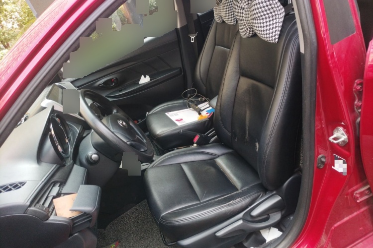 2016 Toyota YARiS L - Main View