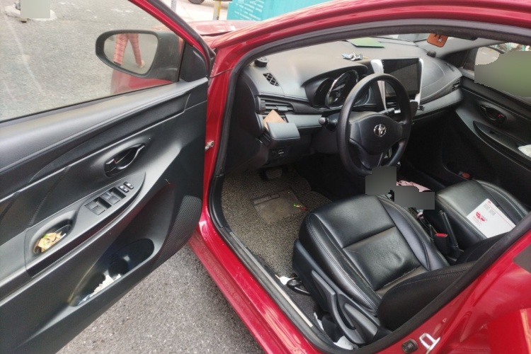 2016 Toyota YARiS L - Main View