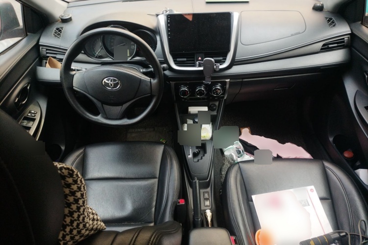 2016 Toyota YARiS L - Main View