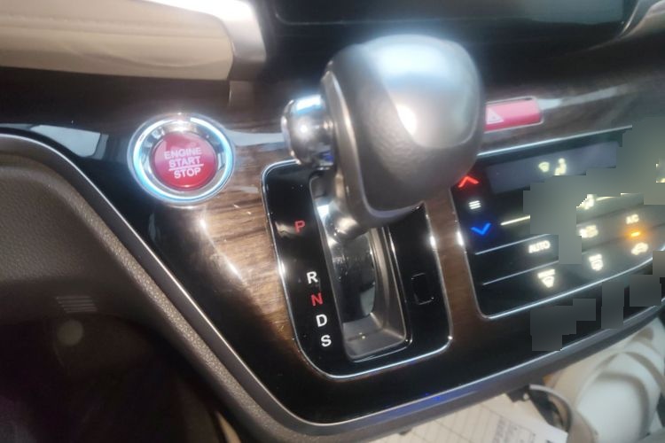 2015 Honda Odyssey - Main View