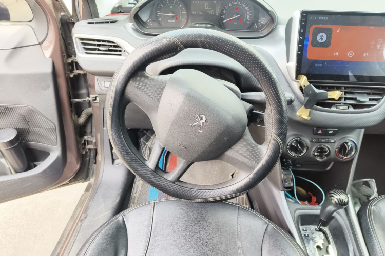 2014 Peugeot 16l Automatic Trendy Version C161741926410220 - Main View