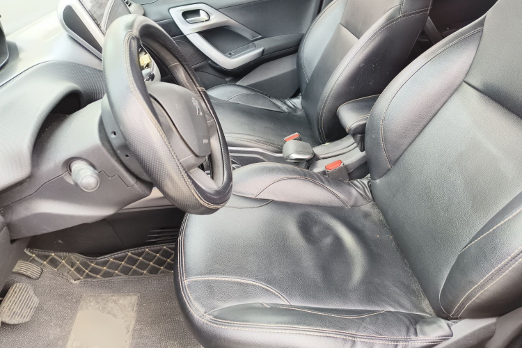 2014 Peugeot 16l Automatic Trendy Version C161741926410220 - Main View