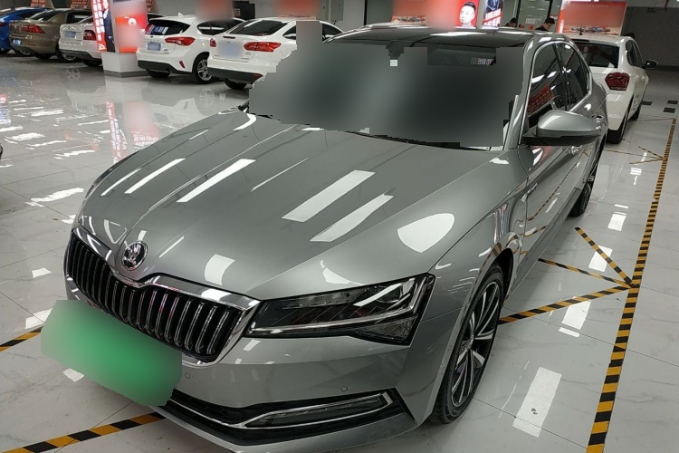 2022 Skoda Superb - Main View