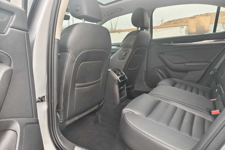 2022 Skoda Superb - Main View