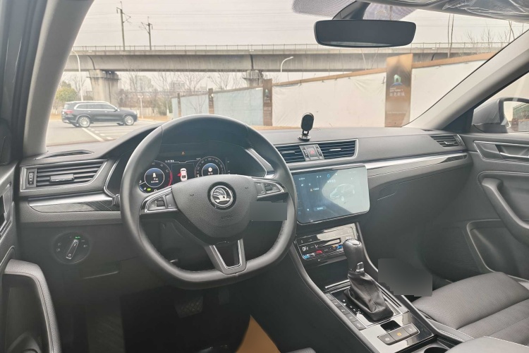 2022 Skoda Superb - Main View