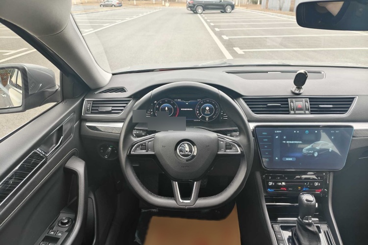 2022 Skoda Superb - Main View