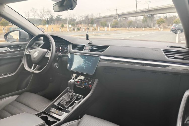 2022 Skoda Superb - Main View