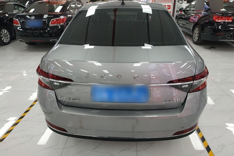 2022 Skoda Superb - Main View