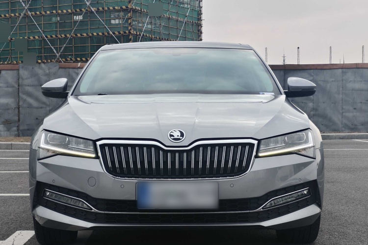 2022 Skoda Superb - Main View