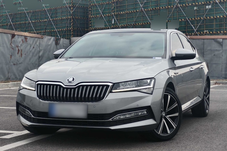 2022 Skoda Superb - Main View