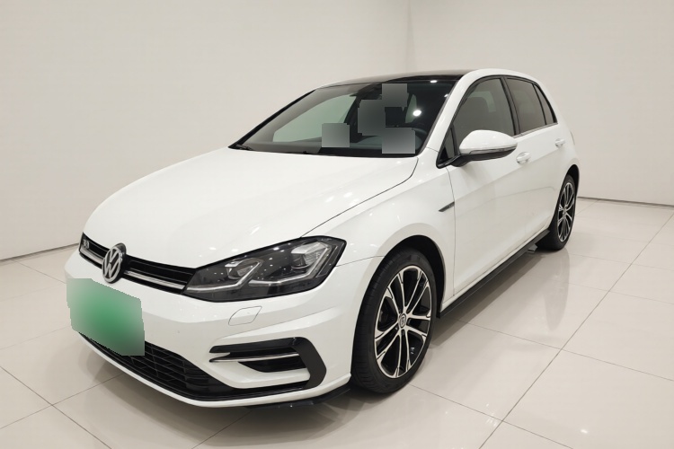2018 Volkswagen Golf - Main View