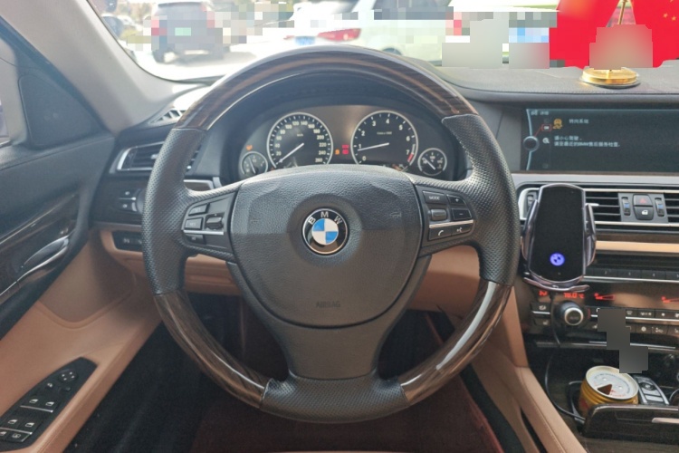 2011 BMW 7 Series - Main View