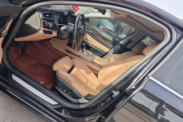 2011 BMW 7 Series - Main View