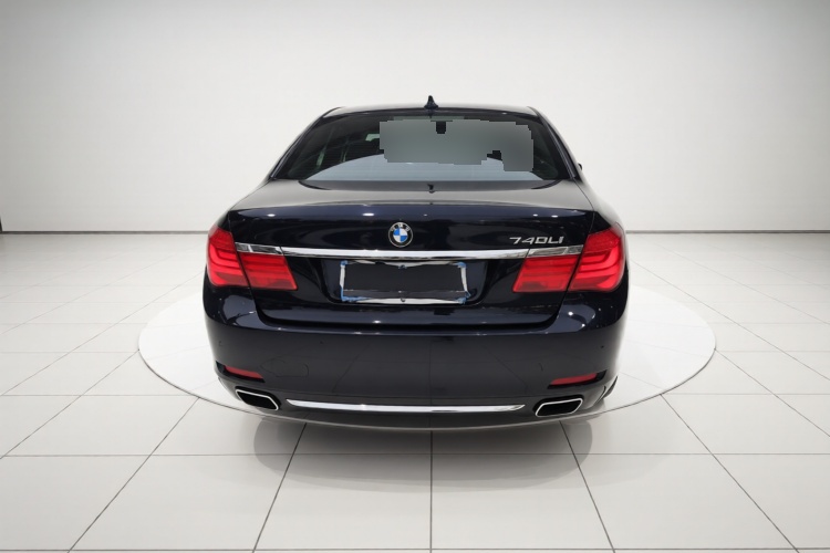 2011 BMW 7 Series - Main View