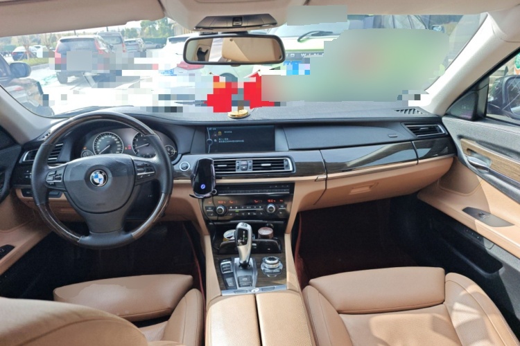 2011 BMW 7 Series - Main View