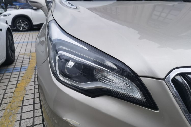 2015 Buick Envision - Main View
