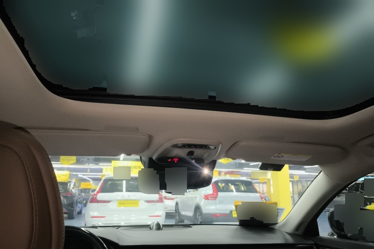 2020 Volvo S90新能源 - Main View