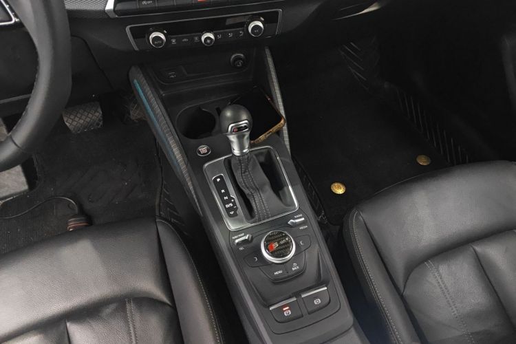 2022 Audi Q2L - Main View