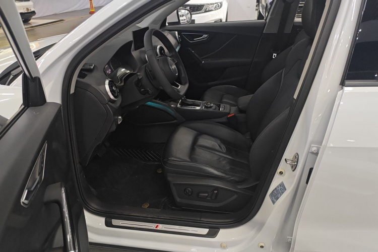 2022 Audi Q2L - Main View