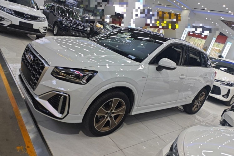2022 Audi Q2L - Main View