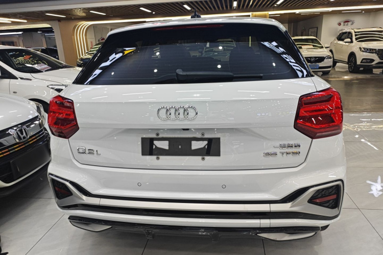 2022 Audi Q2L - Main View
