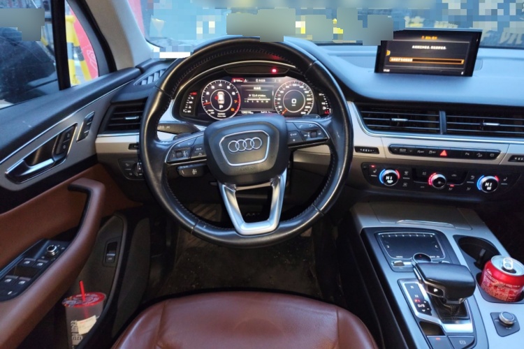 2019 Audi Q7 - Main View