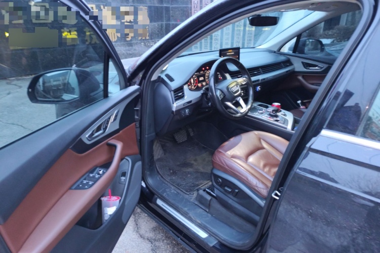 2019 Audi Q7 - Main View
