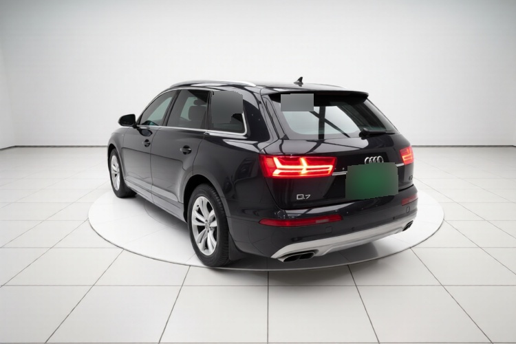 2019 Audi Q7 - Main View