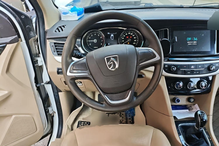2016 Baojun 730 - Main View