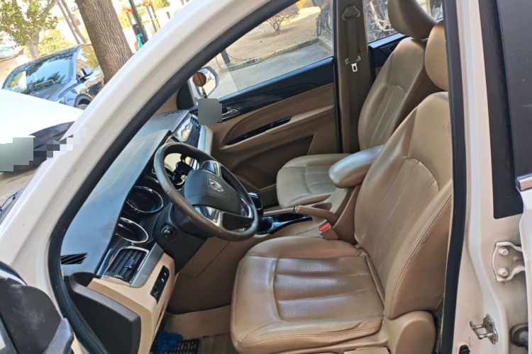 2016 Baojun 730 - Main View
