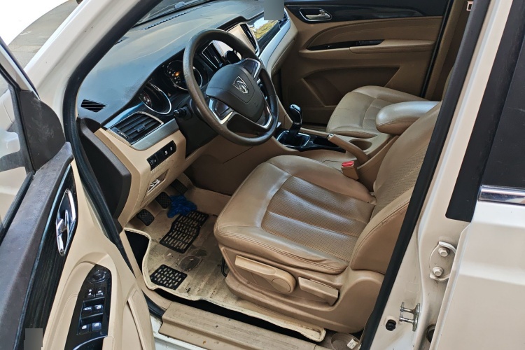 2016 Baojun 730 - Main View