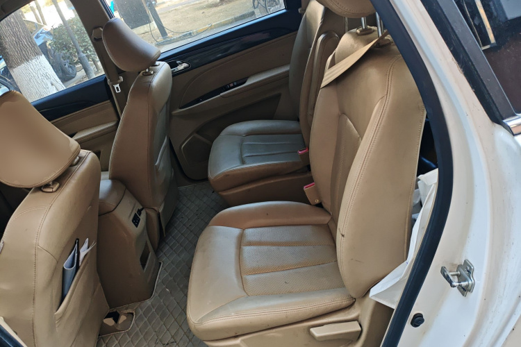 2016 Baojun 730 - Main View