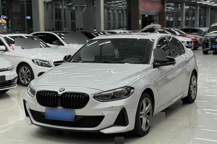 2022 BMW 1 Series - Main View