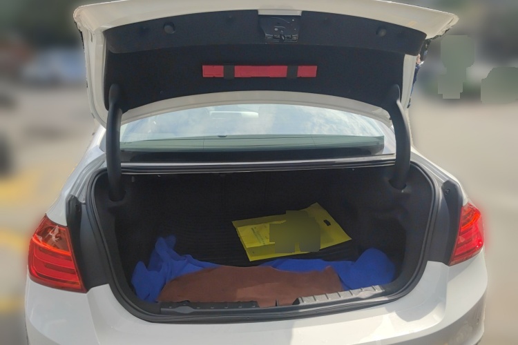 2015 BMW 3 Series - Main View