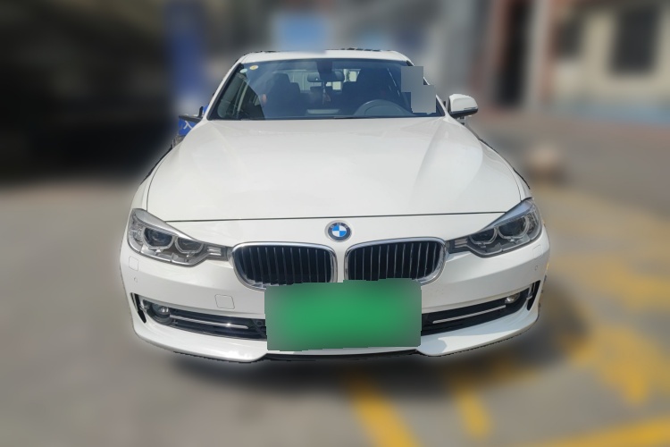 2015 BMW 3 Series - Main View