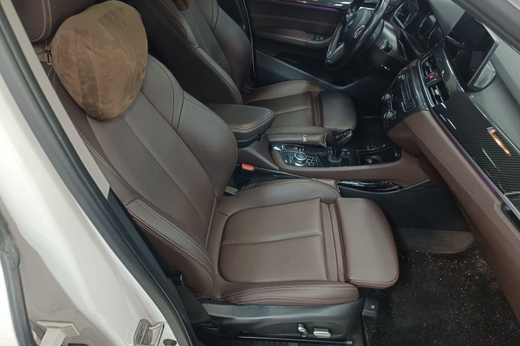 2021 BMW X1 - Main View