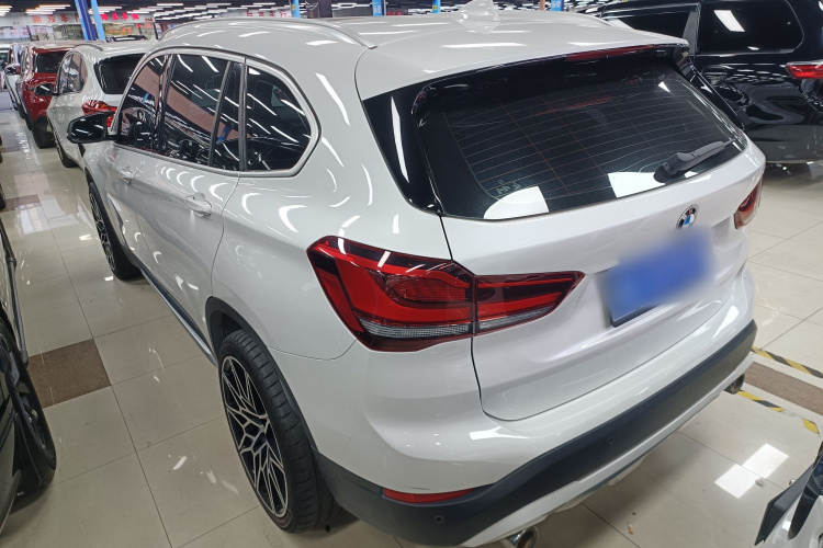2021 BMW X1 - Main View