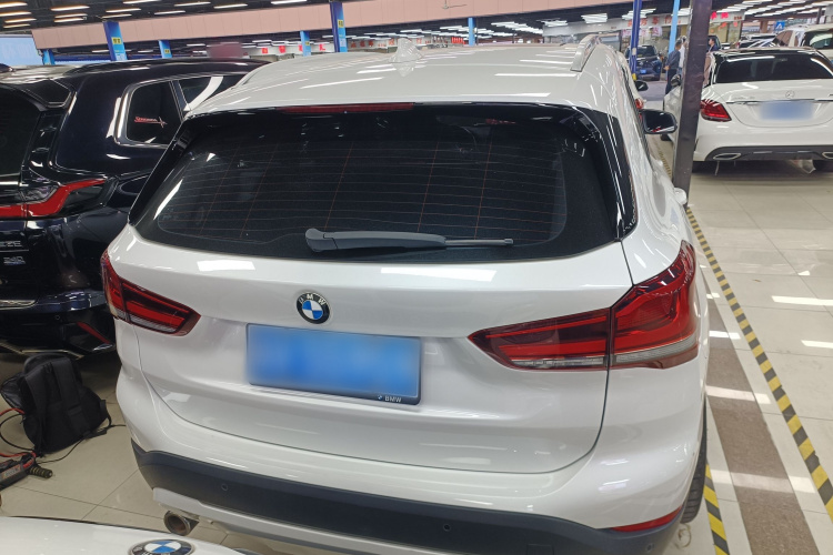 2021 BMW X1 - Main View