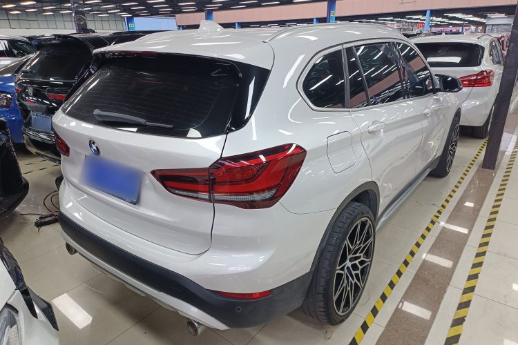2021 BMW X1 - Main View