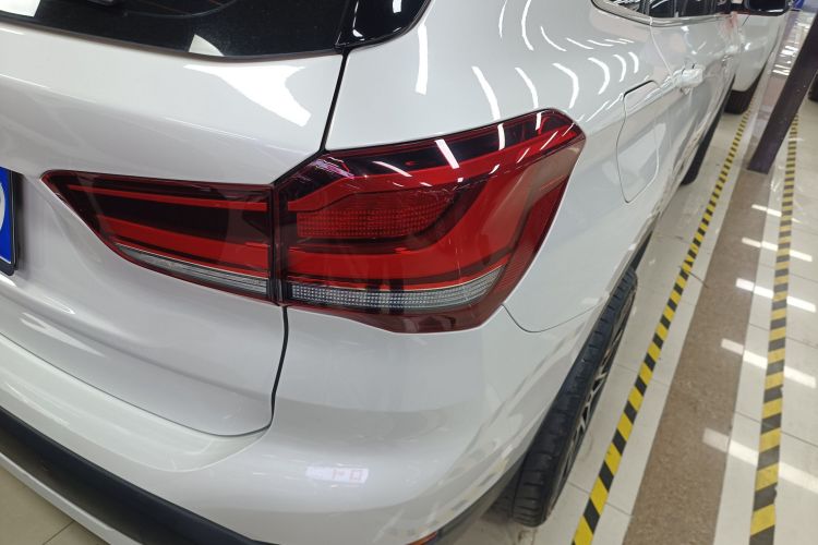 2021 BMW X1 - Main View