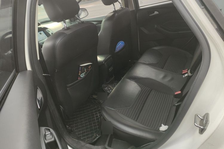 2015 Ford Focus - Main View