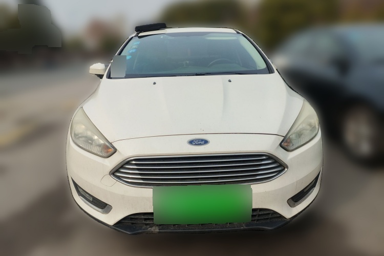 2015 Ford Focus - Main View