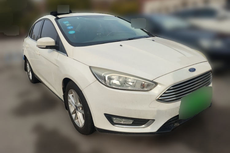 2015 Ford Focus - Main View