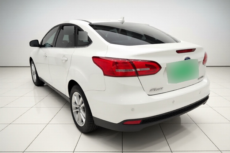 2015 Ford Focus - Main View