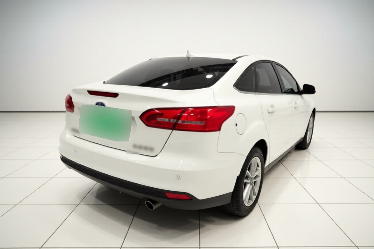 2015 Ford Focus - Main View