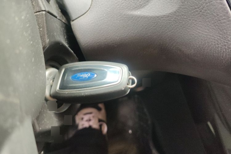 2015 Ford Focus - Main View