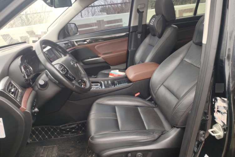 2017 GAC Gonow Trumpchi GS8 - Main View